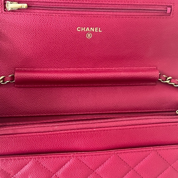 Authentic Dark Pink Chanel caviar WOC 2021 - Picture 4 of 10